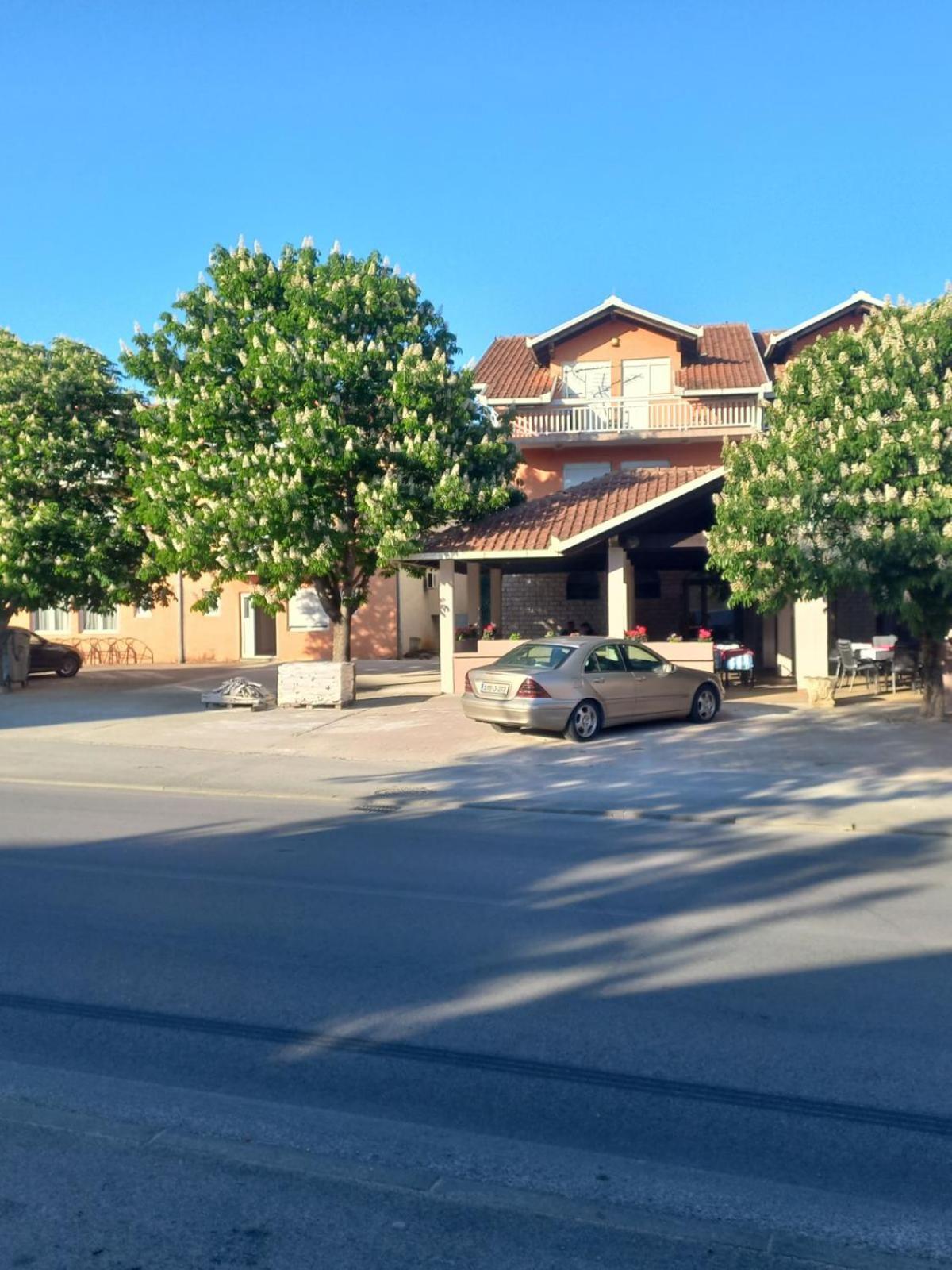Juka Hotel Medjugorje Exterior photo